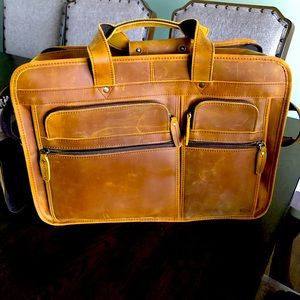 Mens full grain leather messenger/laptop bag.